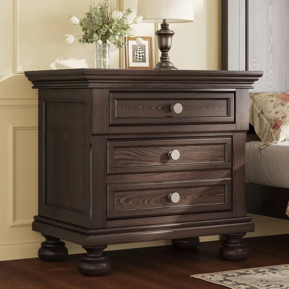 Solid Wood Bedroom Set With Bed Frame And Nightstands