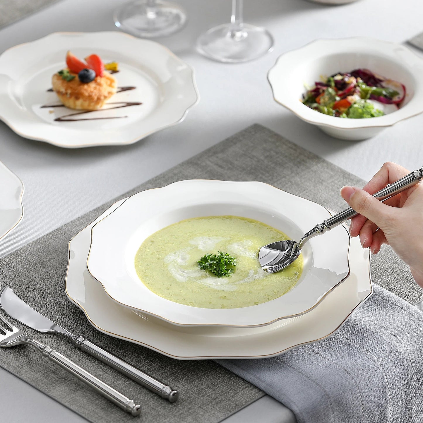 MALACASA 16/32-PIECE Nordic European Golden Rim White Porcelain Tableware Set with Bowl,Dinner&Dessert&Soup Plate Set for 4/8 The Pet & Home Store